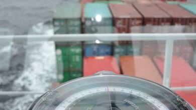 Anschütz gyrocompasses are resilient to jamming and spoofing